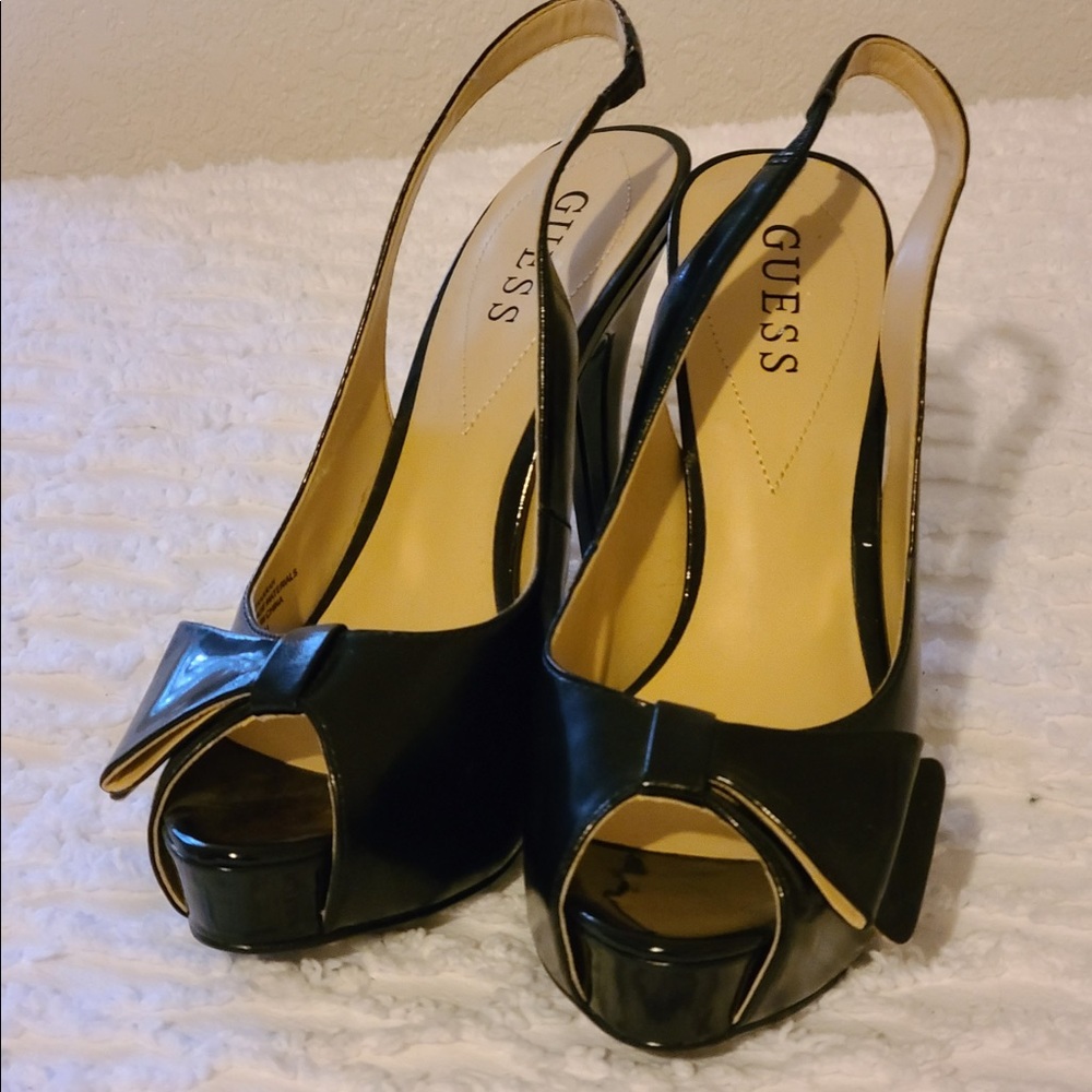 NEW never worn Guess Black Heels